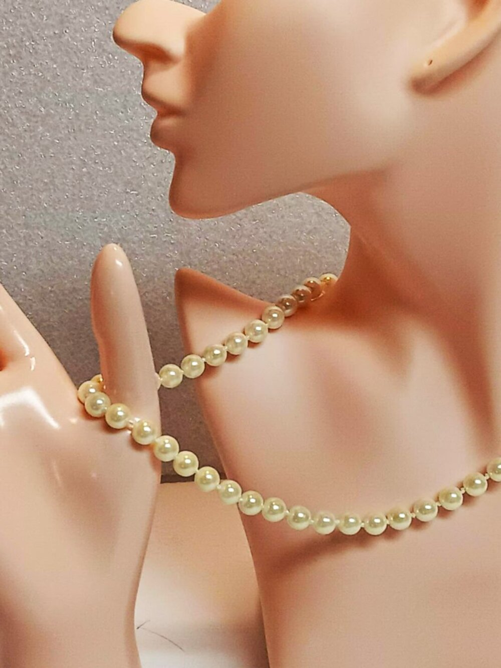 Vintage Avon ~18" buttery faux pearl necklace.